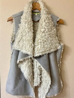 Gianni Bini Gray & Cream Faux Shearling Draped Vest